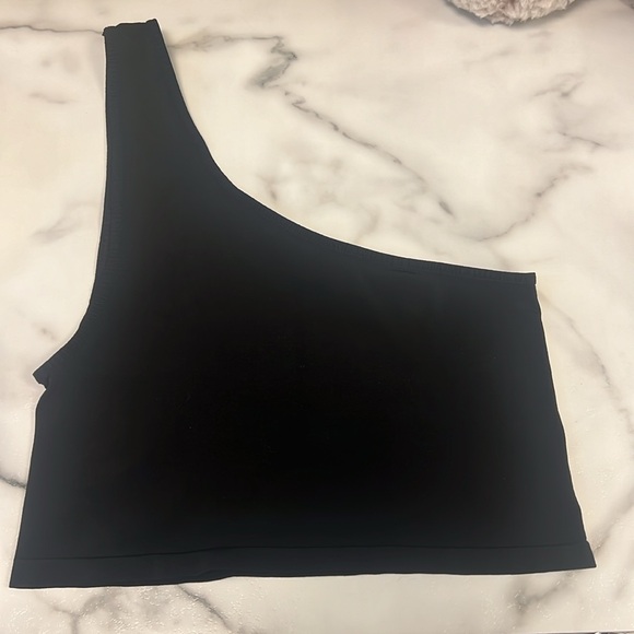 Free people intimately black one shoulder tank size XS/S - Picture 2 of 4
